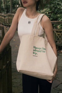 Túi tote canvas lớn in chữ "Never be afraid to try"

