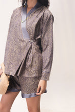 Load image into Gallery viewer, Gam short silk jacket