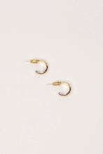 Charger l&#39;image dans la visionneuse de galerie, Gwen gold mini hoop earrings