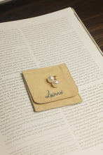 Tải hình ảnh vào Thư viện hình ảnh, Moon Egg pearl earrings