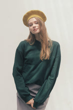 Load image into Gallery viewer, Embroidered crewneck sweat shirt deep green