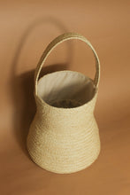 Tải hình ảnh vào Thư viện hình ảnh, Arybayo natural raffia jug bag