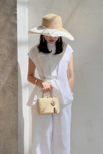 Charger l&#39;image dans la visionneuse de galerie, Trouvaille asymmetric white linen blouse