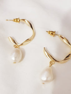 Cloud pearl earrings
