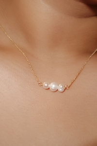 Trio Baby pearl necklace
