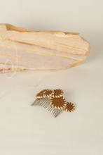 Load image into Gallery viewer, Clupei hair clip, Raffia, Eco-luxury, Accessories