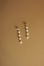 Load image into Gallery viewer, Ellis long drop pearl earrings