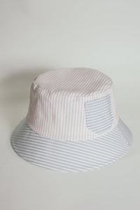 Mũ bucket bông Gabriel sọc xanh hồng
