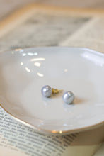 Charger l&#39;image dans la visionneuse de galerie, Moon Egg pearl earrings