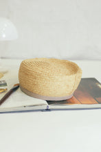 Load image into Gallery viewer, Oyster raffia beret